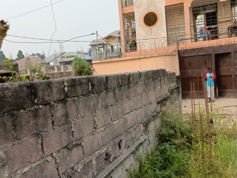 Vente parcelle terrain à LIMETE 2 ème rue résidentiel