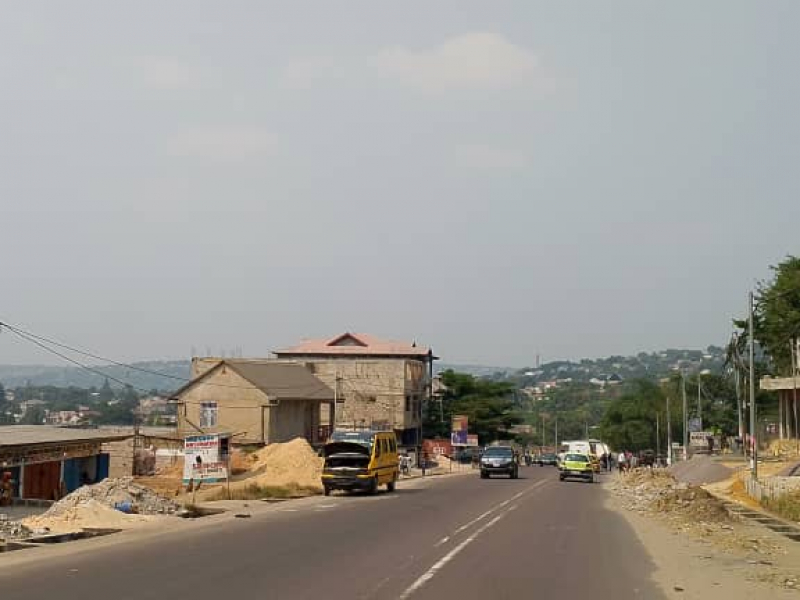 2 ème parcelle du macadam à vendre C/mont ngafula Q/bianda très bon emplacement