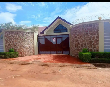 Villa mise en vente au plateau golf Commune de Lubumbashi