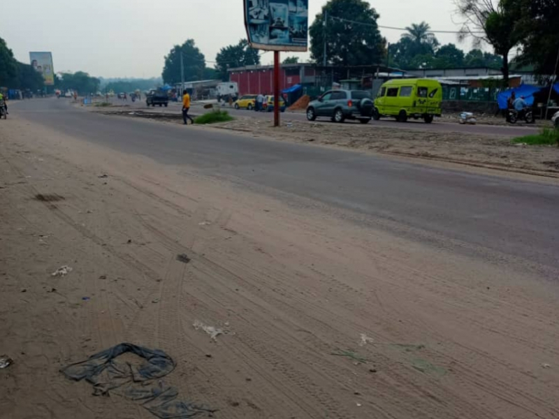 PARCELLE MISE EN VENTE SUR MACADAM COMMUNE DE LA NSELE